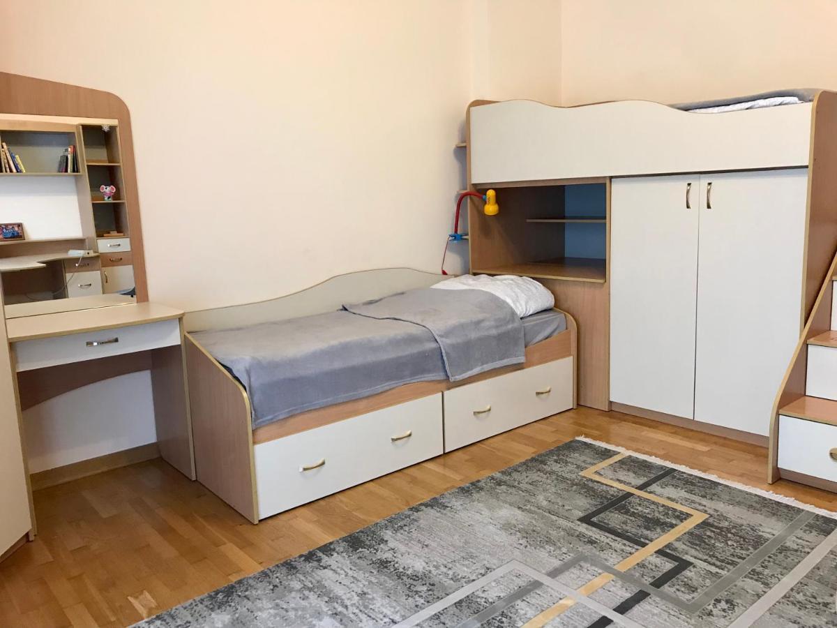 Family Apartment Near The University Csernyivci Kültér fotó