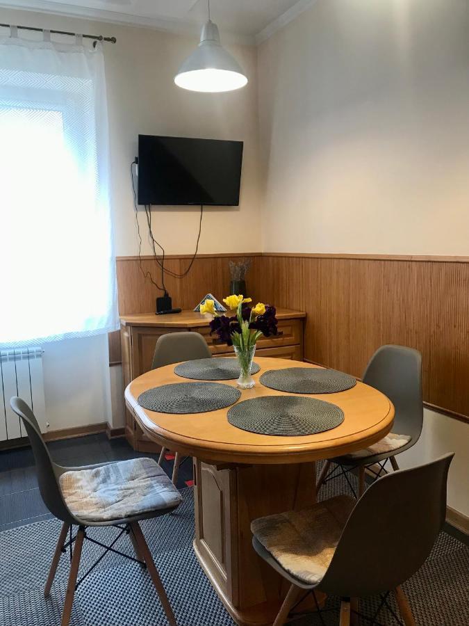 Family Apartment Near The University Csernyivci Kültér fotó